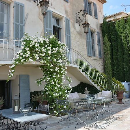 小城堡住宿加早餐旅馆 Châteauneuf-de-Gadagne 外观 照片
