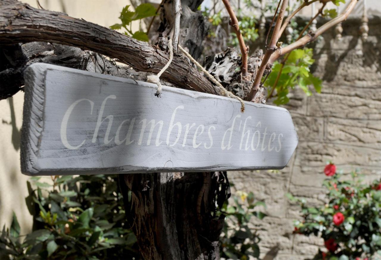 小城堡住宿加早餐旅馆 Châteauneuf-de-Gadagne 外观 照片